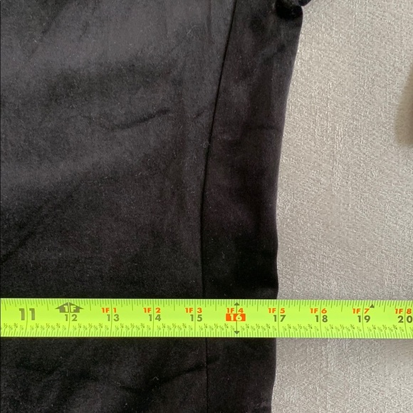 Chic Black and Gold Midi Dress with Elegant Design - Picture 13 of 16